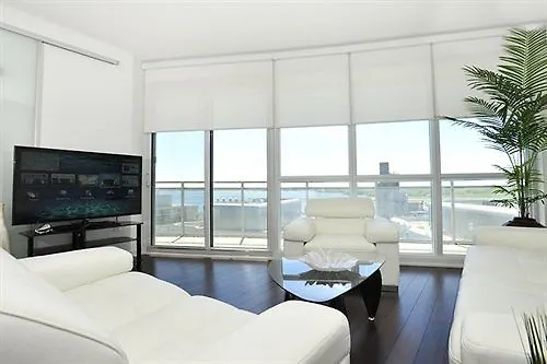 Hydewest - Dan Leckie Way Hotel Toronto